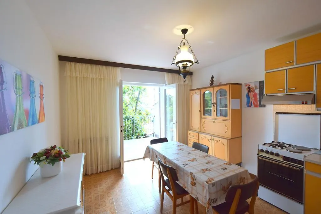 Apartment Mirjana Malinska