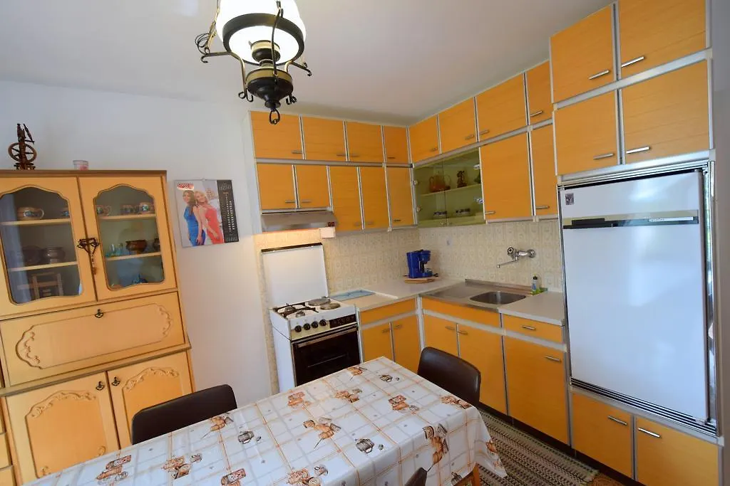 Apartment Mirjana Malinska