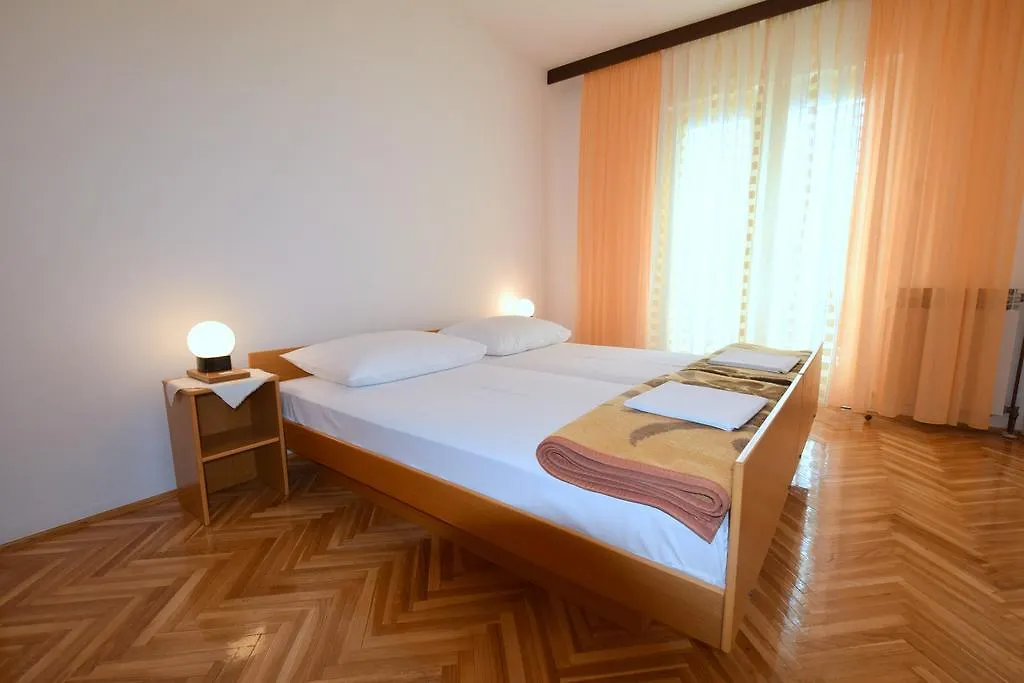 Apartment Mirjana Malinska