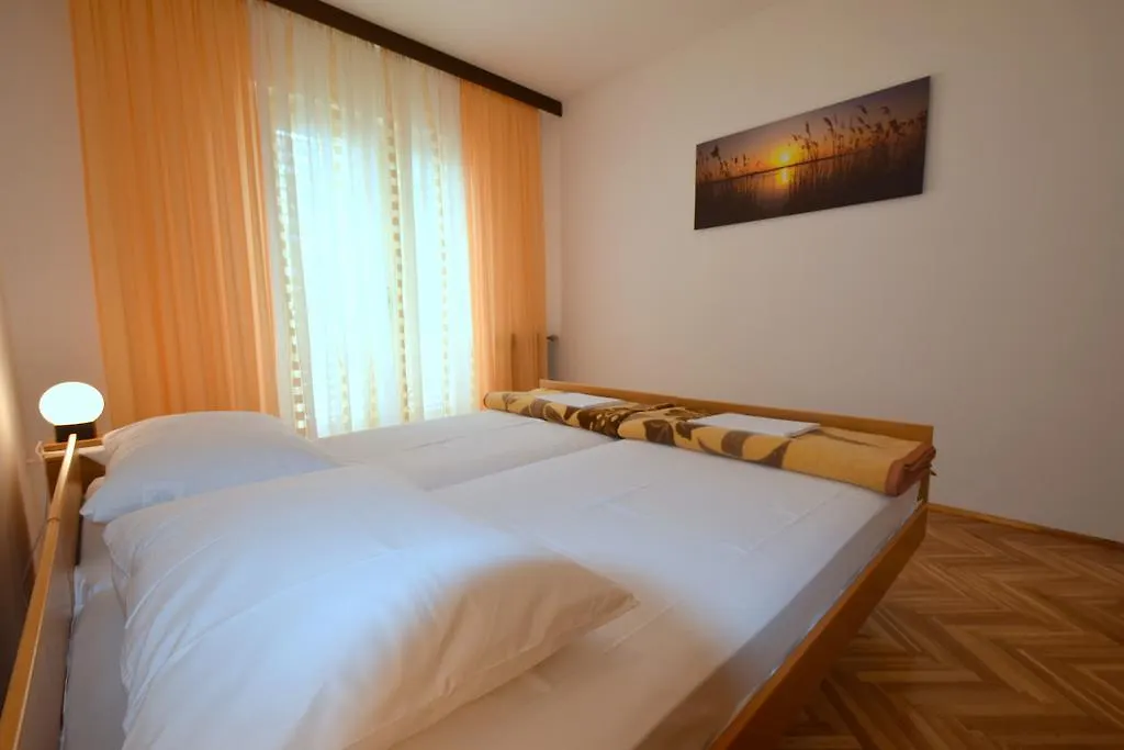 Apartment Mirjana Malinska 0*,  Croatia